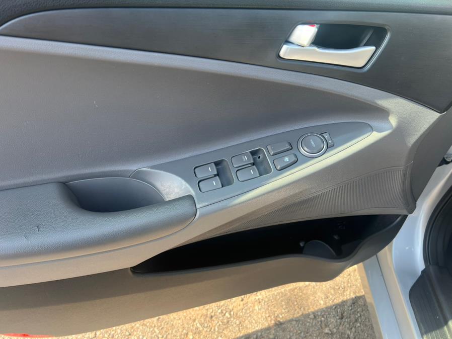 2011 Hyundai Sonata GLS photo