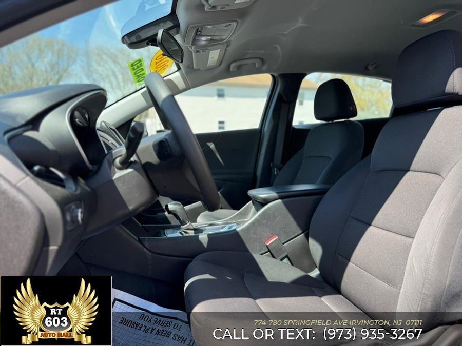 2016 Chevrolet Malibu 4dr Sdn LS w/1LS photo