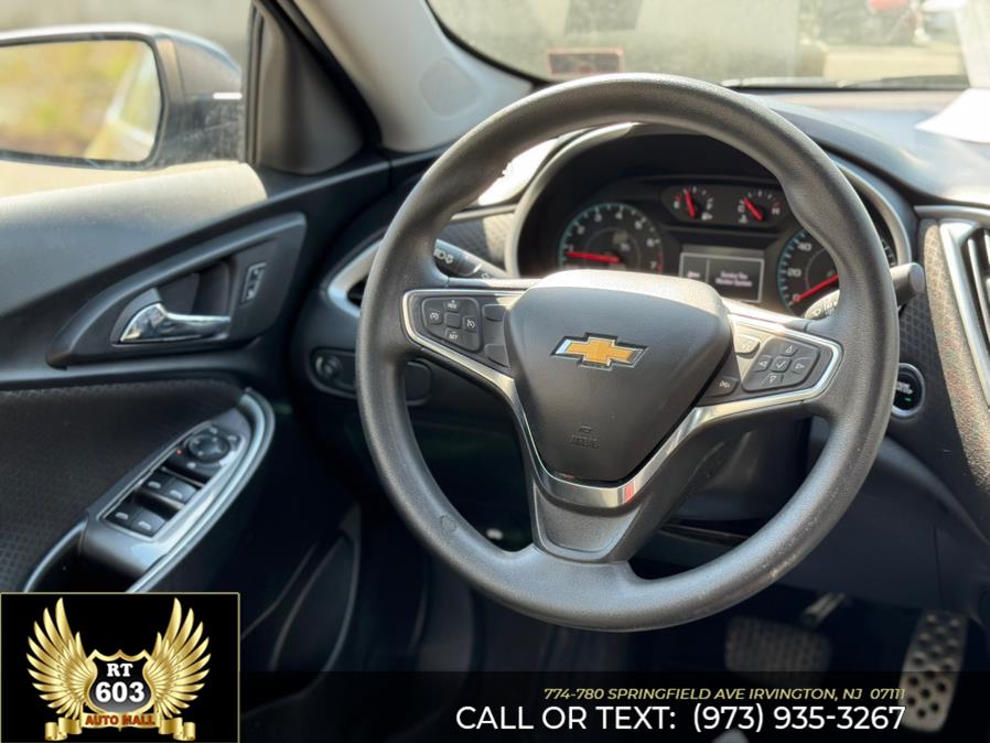 2016 Chevrolet Malibu 4dr Sdn LS w/1LS photo