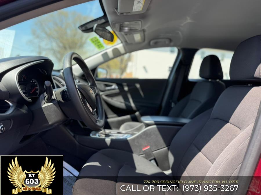 2016 Chevrolet Malibu 4dr Sdn LS w/1LS photo
