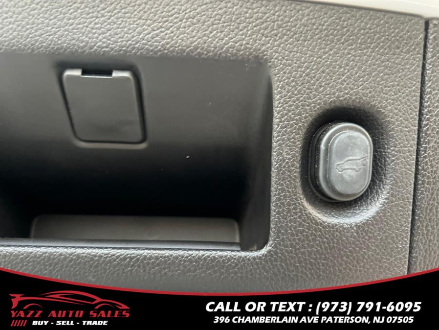 2017 Chevrolet Tahoe 4WD 4dr LT photo