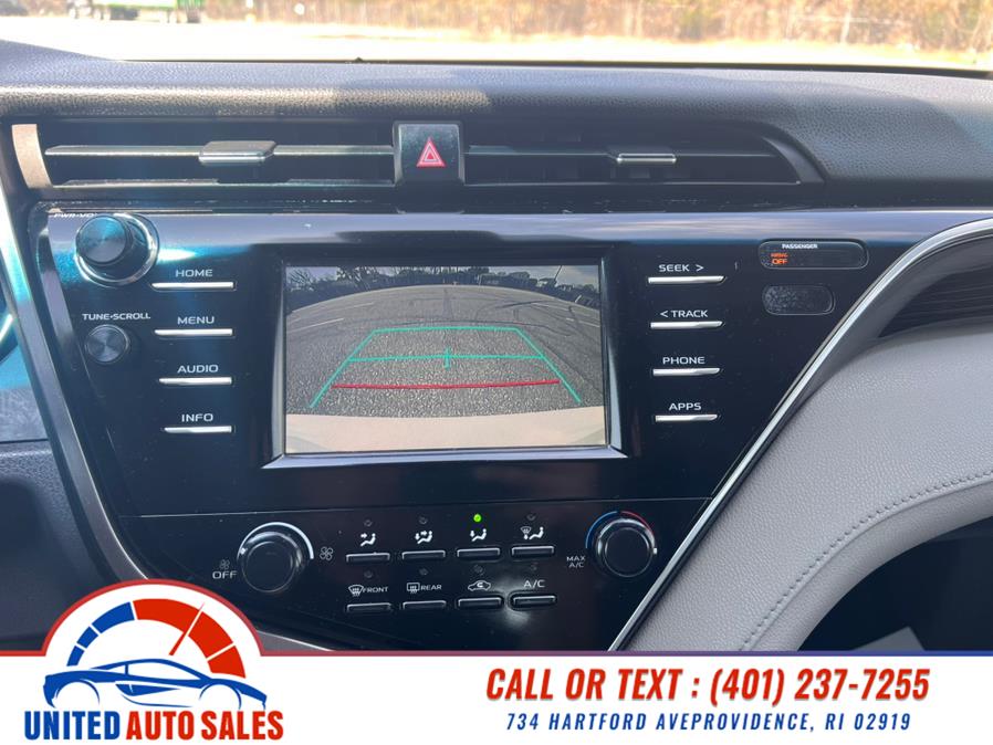 2018 Toyota Camry LE Auto (Natl) photo