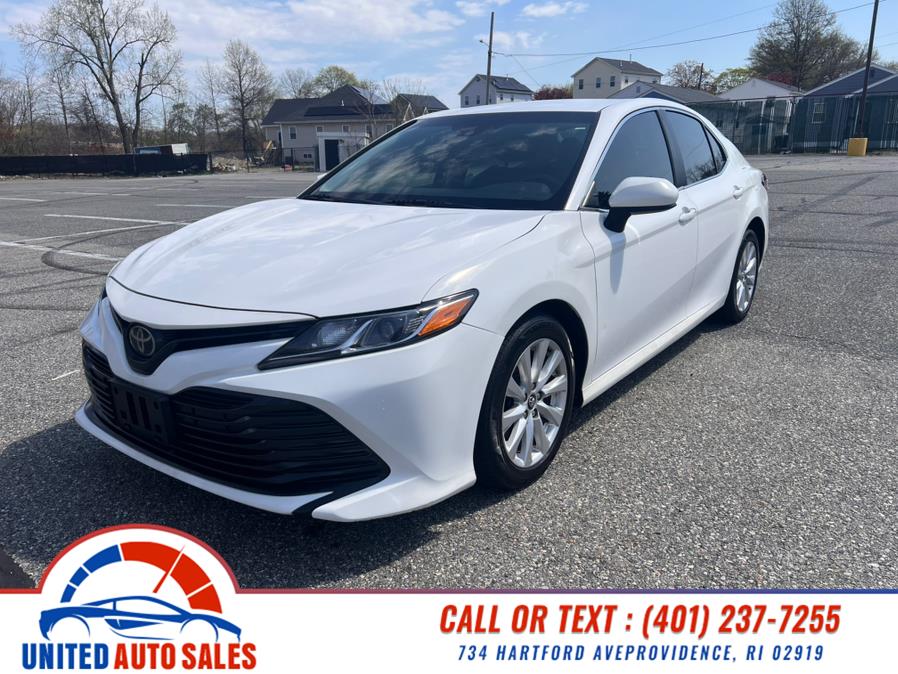 2018 Toyota Camry LE Auto (Natl) photo