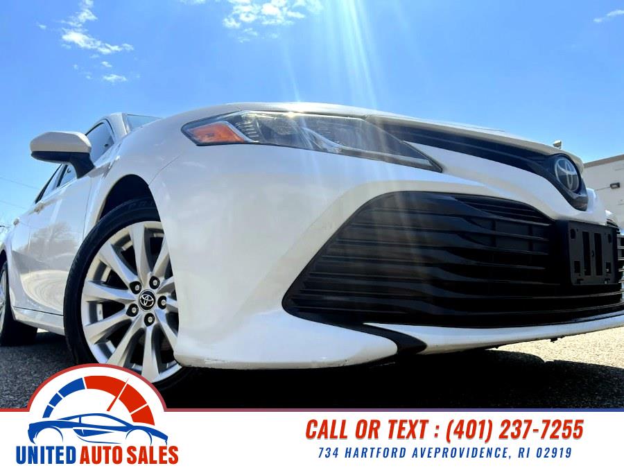 2018 Toyota Camry LE Auto (Natl) photo