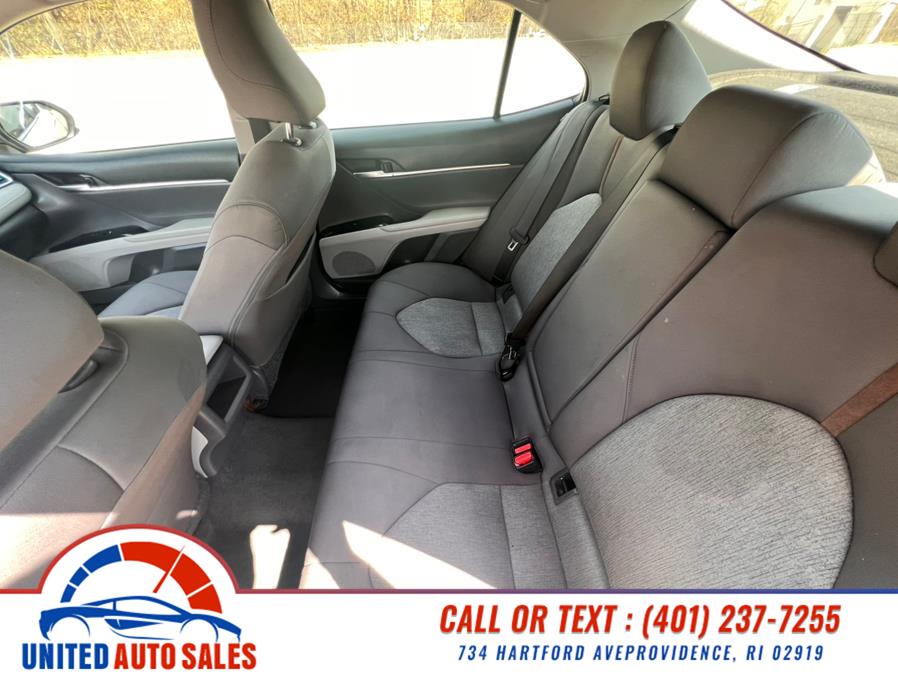 2018 Toyota Camry LE Auto (Natl) photo