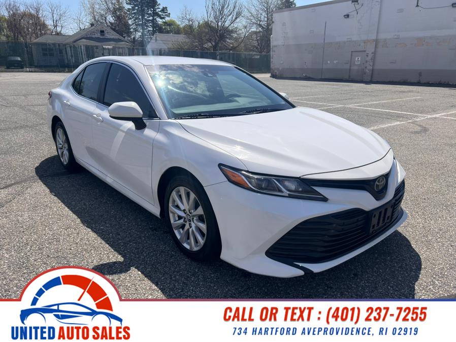 2018 Toyota Camry LE Auto (Natl) photo