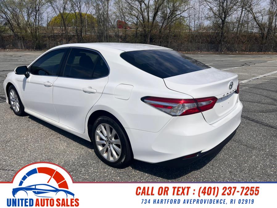 2018 Toyota Camry LE Auto (Natl) photo