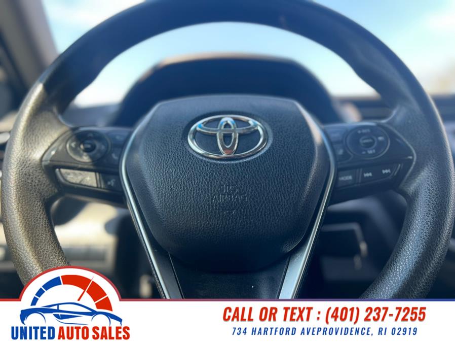 2018 Toyota Camry LE Auto (Natl) photo