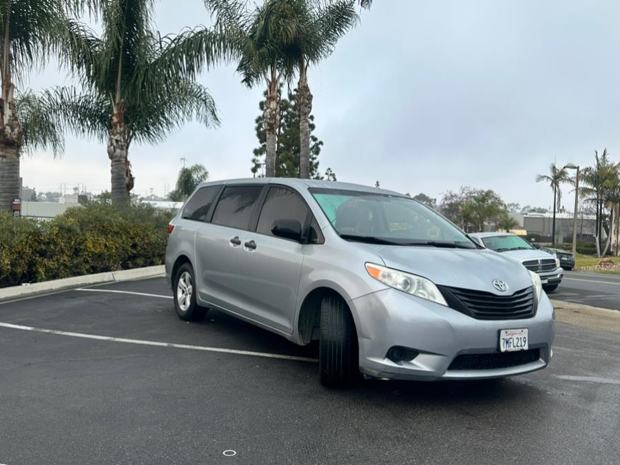 2015 Toyota Sienna 5dr 7-Pass Van L FWD (Natl) photo