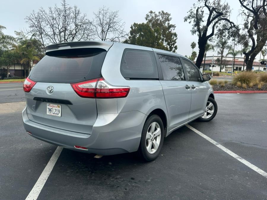 2015 Toyota Sienna 5dr 7-Pass Van L FWD (Natl) photo