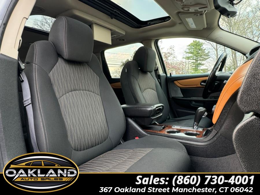 2013 Chevrolet Traverse LT photo