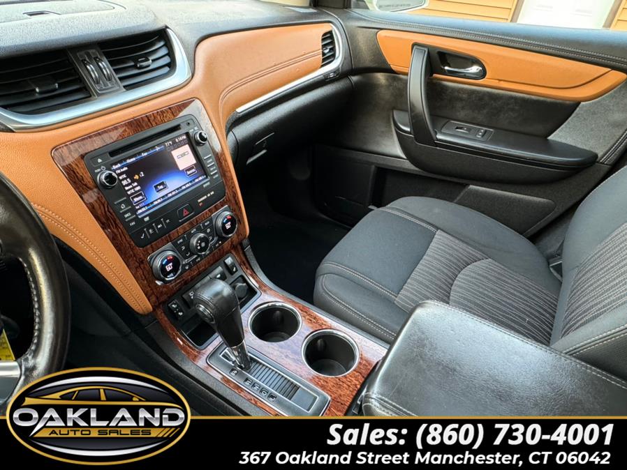 2013 Chevrolet Traverse LT photo