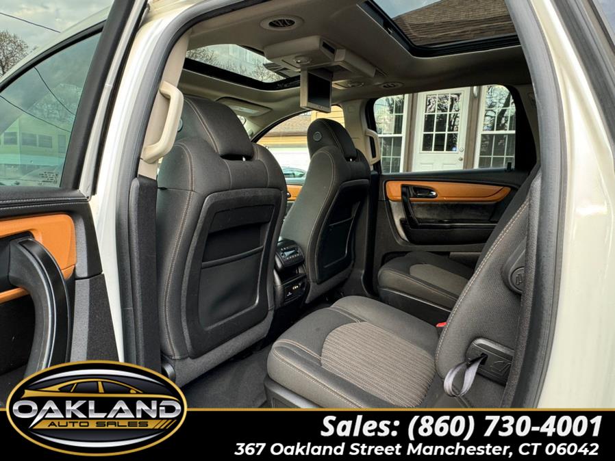 2013 Chevrolet Traverse LT photo