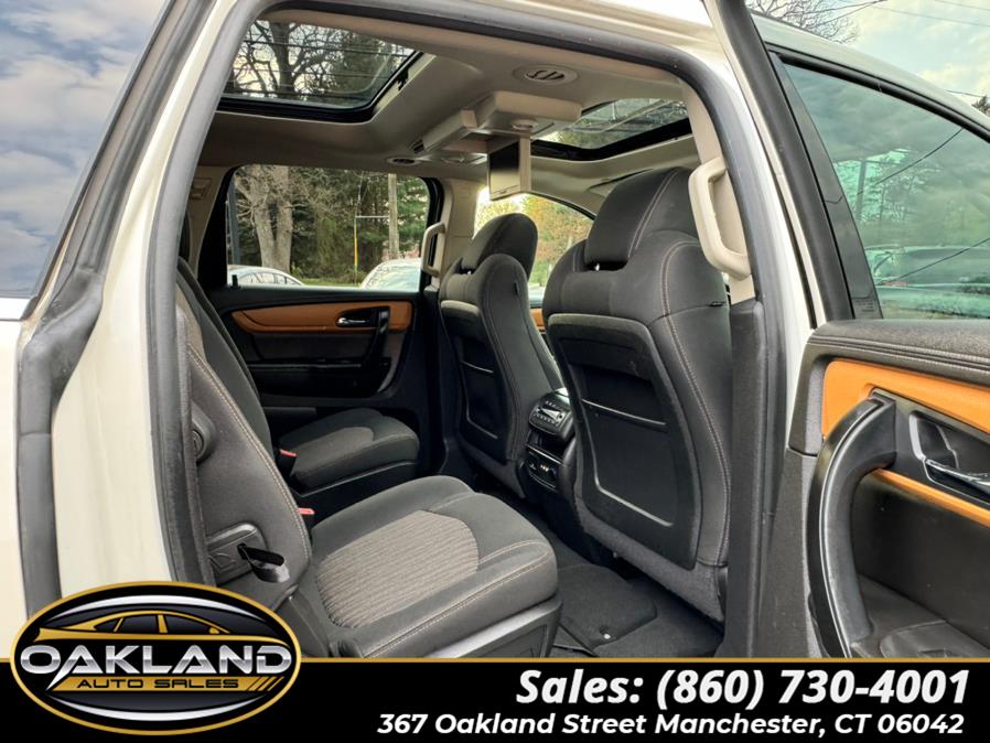 2013 Chevrolet Traverse LT photo
