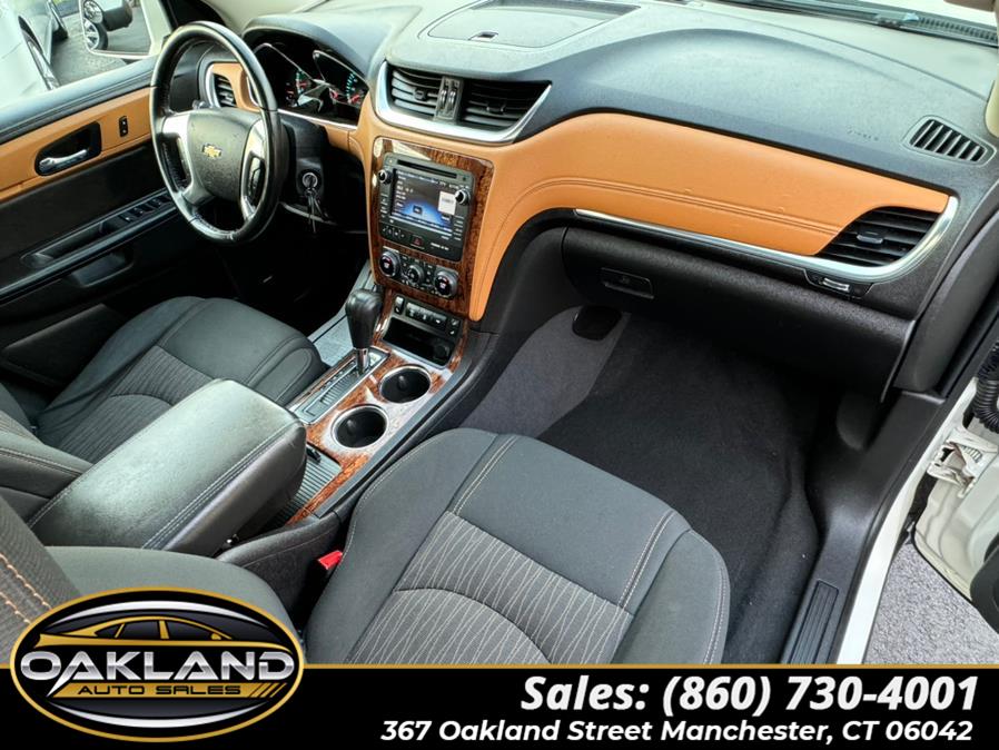 2013 Chevrolet Traverse LT photo