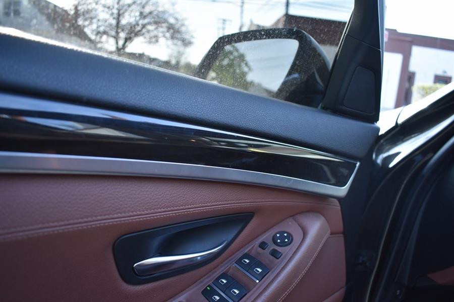 2016 BMW 5-Series 528i xDrive photo