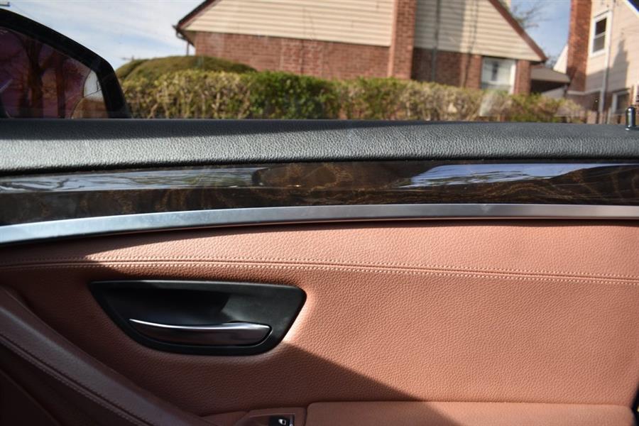 2016 BMW 5-Series 528i xDrive photo