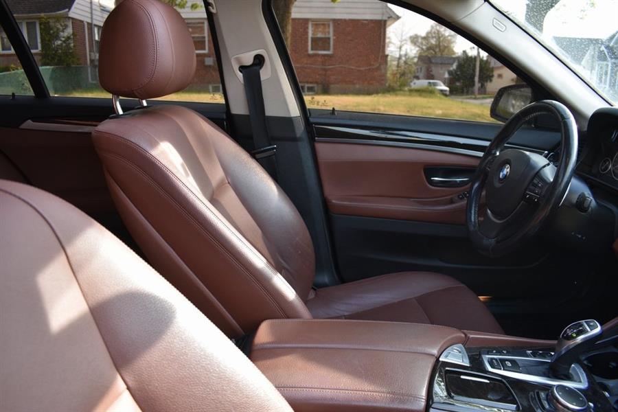 2016 BMW 5-Series 528i xDrive photo