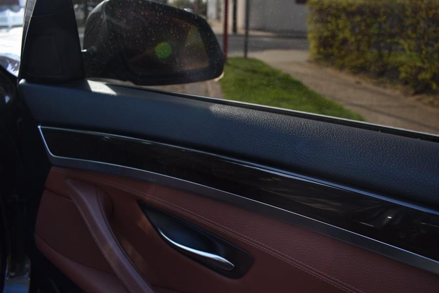 2016 BMW 5-Series 528i xDrive photo