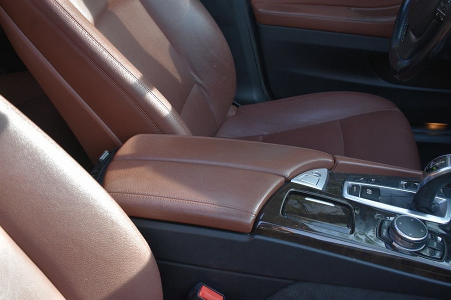 2016 BMW 5-Series 528i xDrive photo