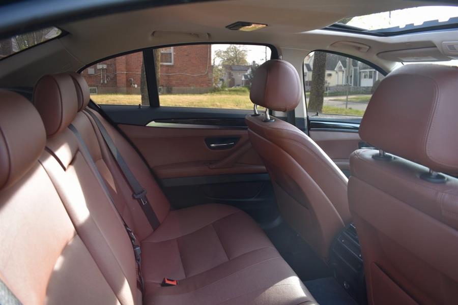 2016 BMW 5-Series 528i xDrive photo