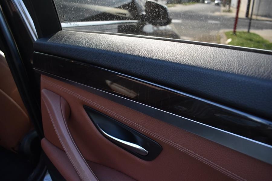 2016 BMW 5-Series 528i xDrive photo