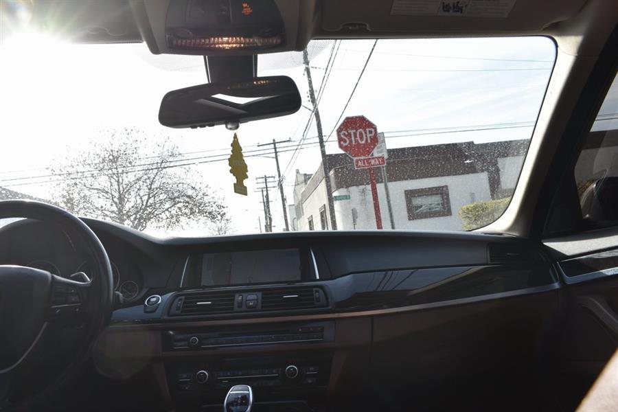 2016 BMW 5-Series 528i xDrive photo