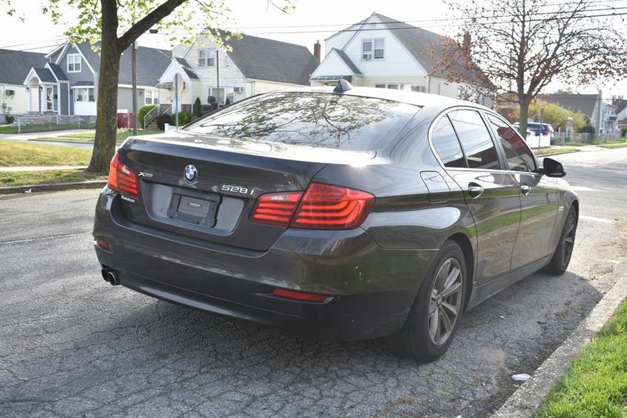 2016 BMW 5-Series 528i xDrive photo