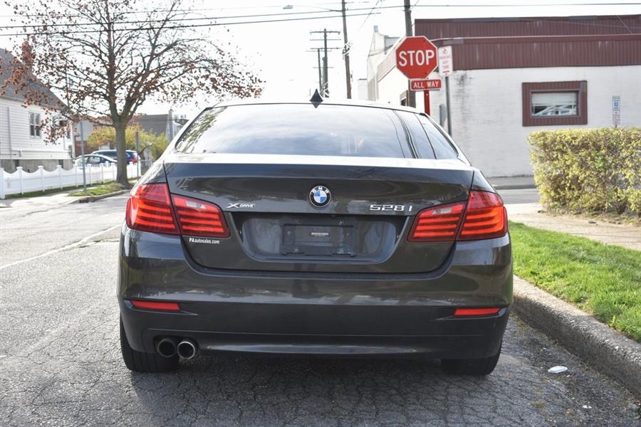 2016 BMW 5-Series 528i xDrive photo