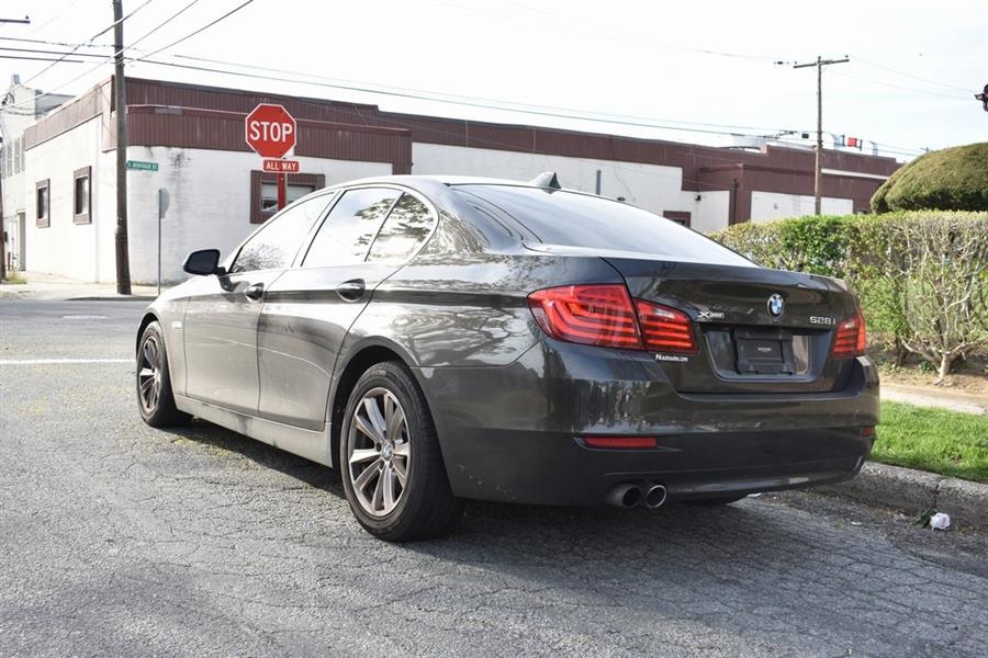 2016 BMW 5-Series 528i xDrive photo
