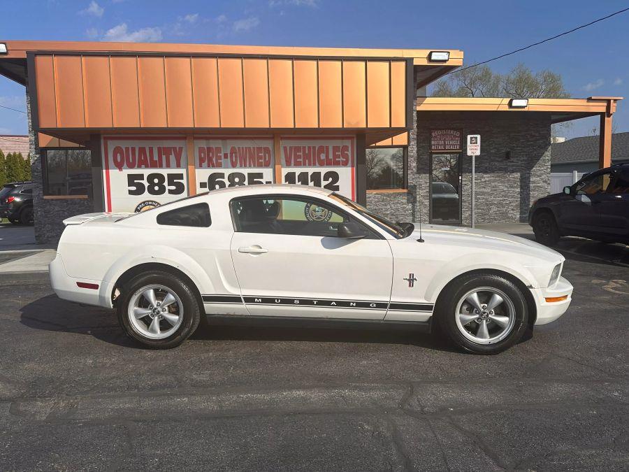 2007 Ford Mustang V6 Deluxe photo