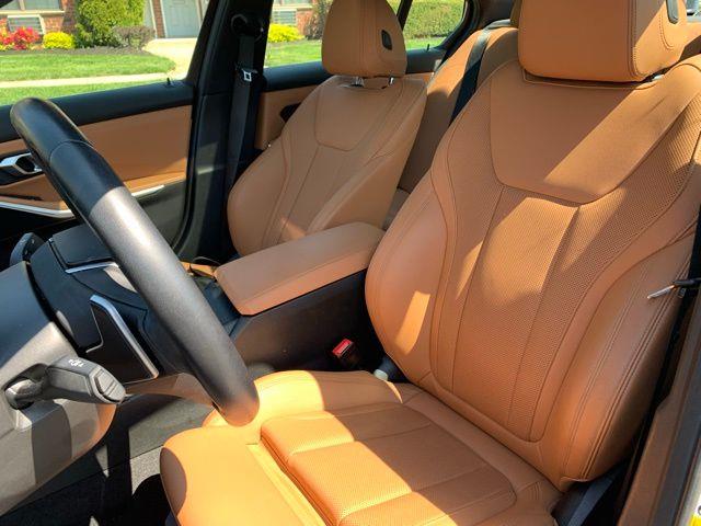 2022 BMW 3-Series 330i photo