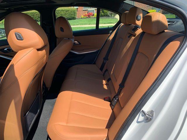 2022 BMW 3-Series 330i photo