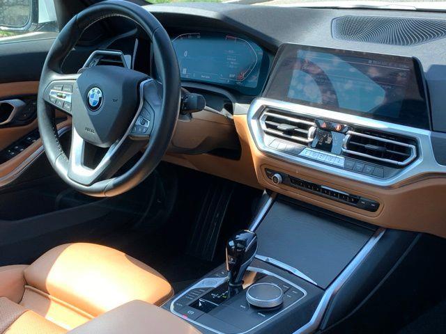 2022 BMW 3-Series 330i photo