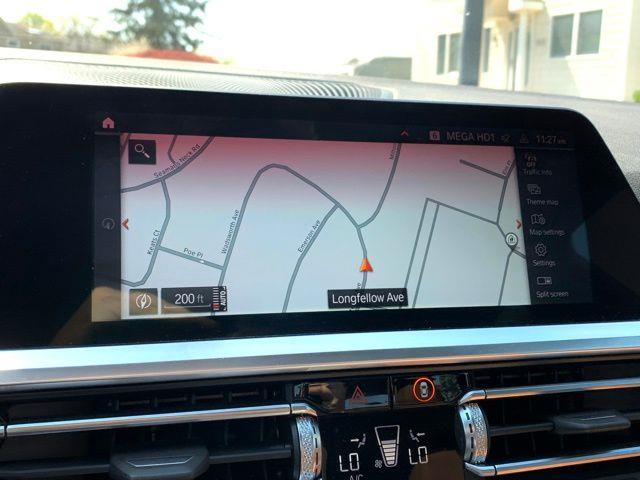 2022 BMW 3-Series 330i photo