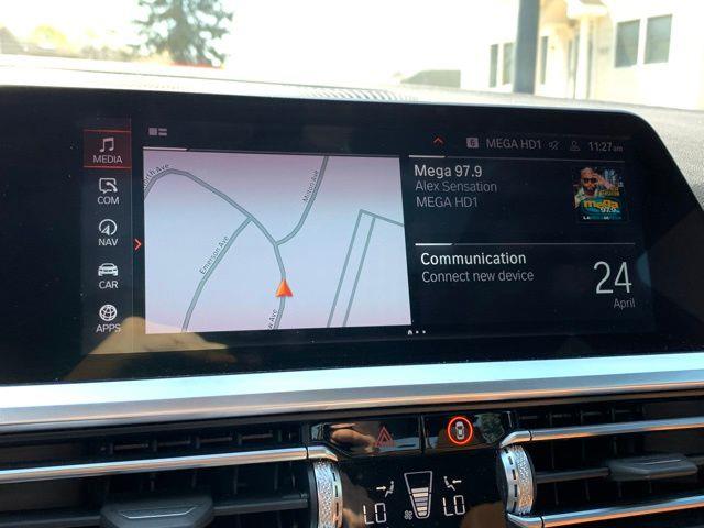 2022 BMW 3-Series 330i photo