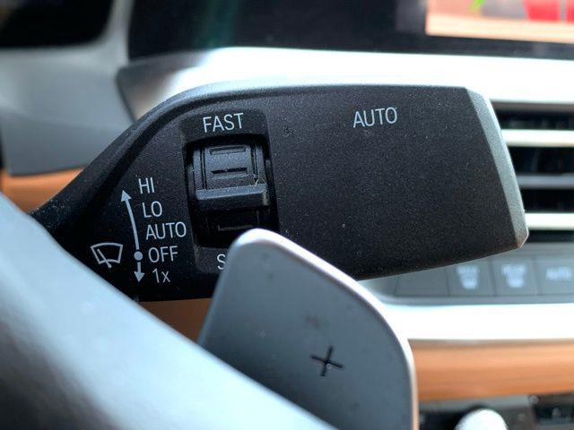2022 BMW 3-Series 330i photo