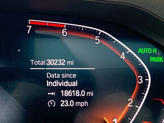 2022 BMW 3-Series 330i photo