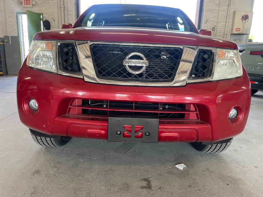 2009 Nissan Pathfinder LE photo