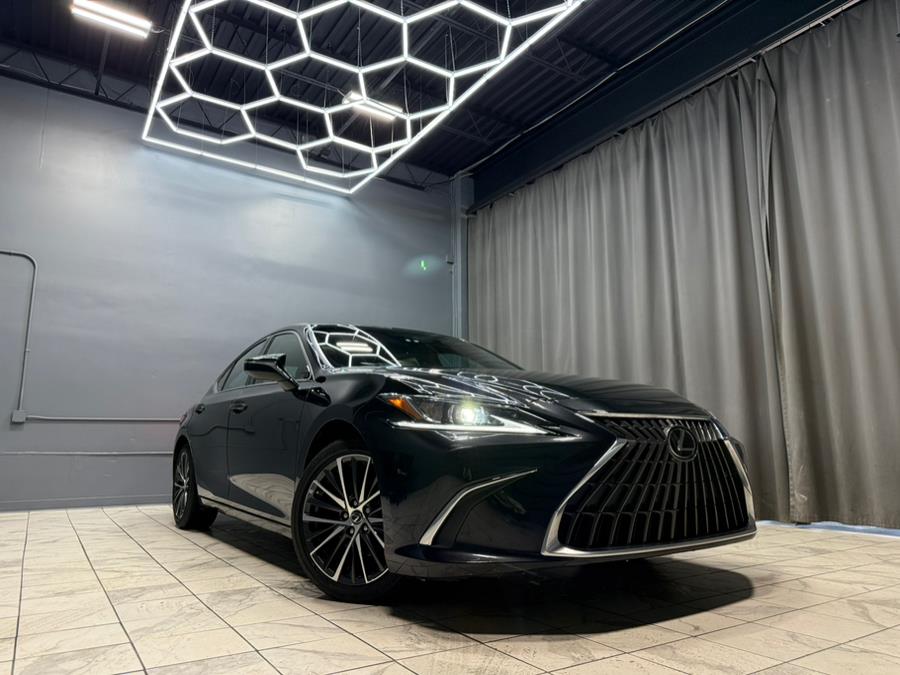 2022 Lexus ES ES photo