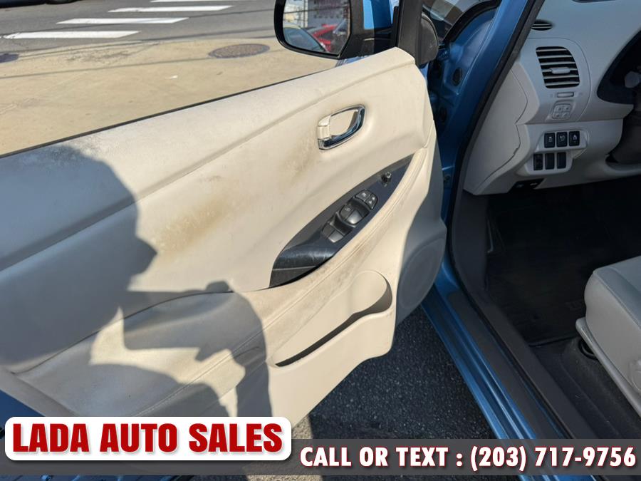 2012 Nissan LEAF SV photo