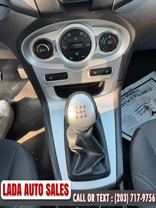 2014 Ford Fiesta SE photo