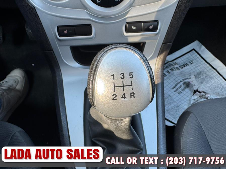 2014 Ford Fiesta SE photo