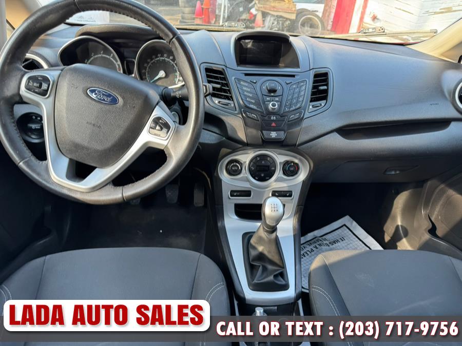 2014 Ford Fiesta SE photo