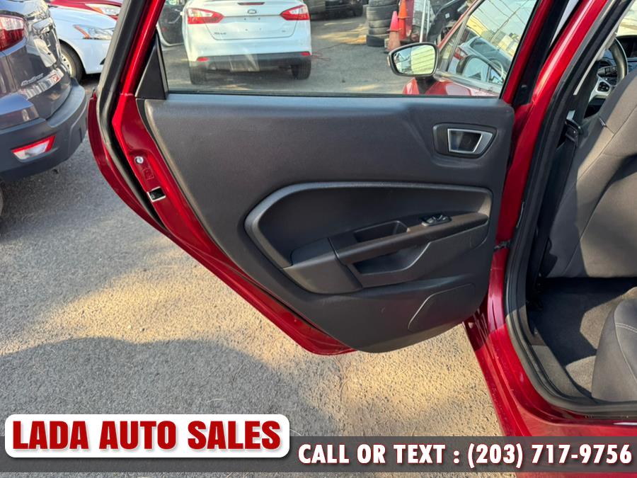 2014 Ford Fiesta SE photo