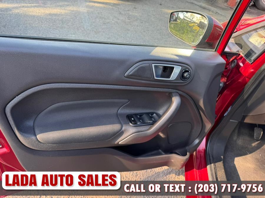 2014 Ford Fiesta SE photo
