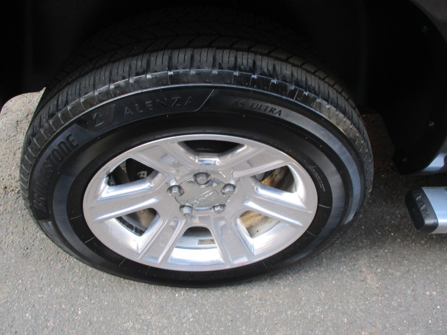 2015 RAM 1500 4WD Crew Cab 140.5