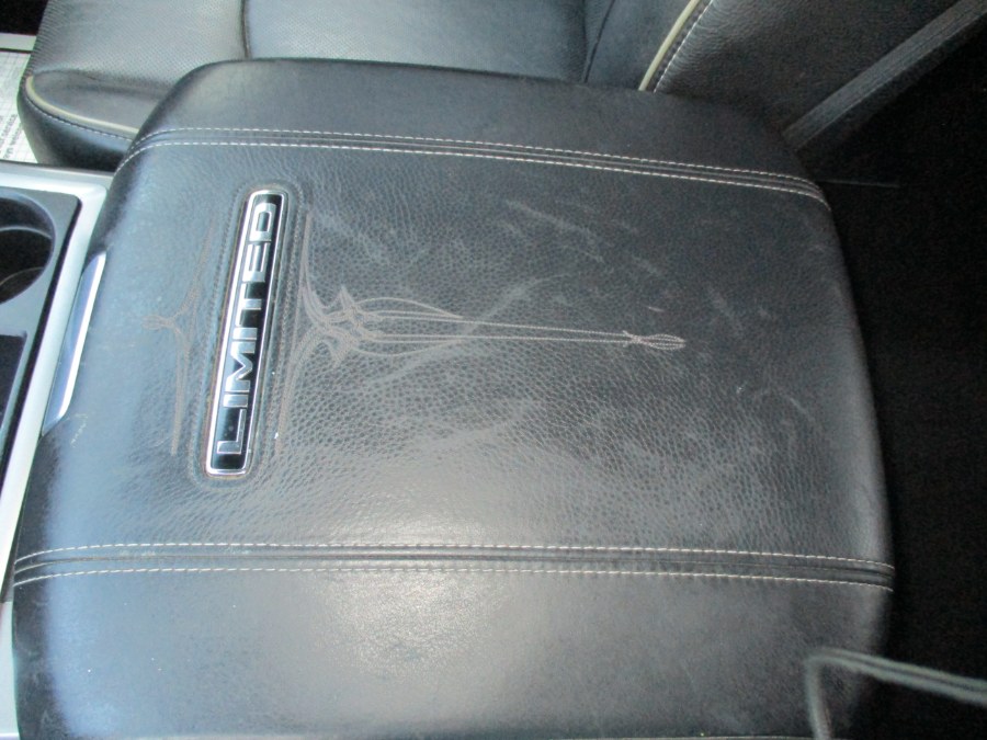 2015 RAM 1500 4WD Crew Cab 140.5
