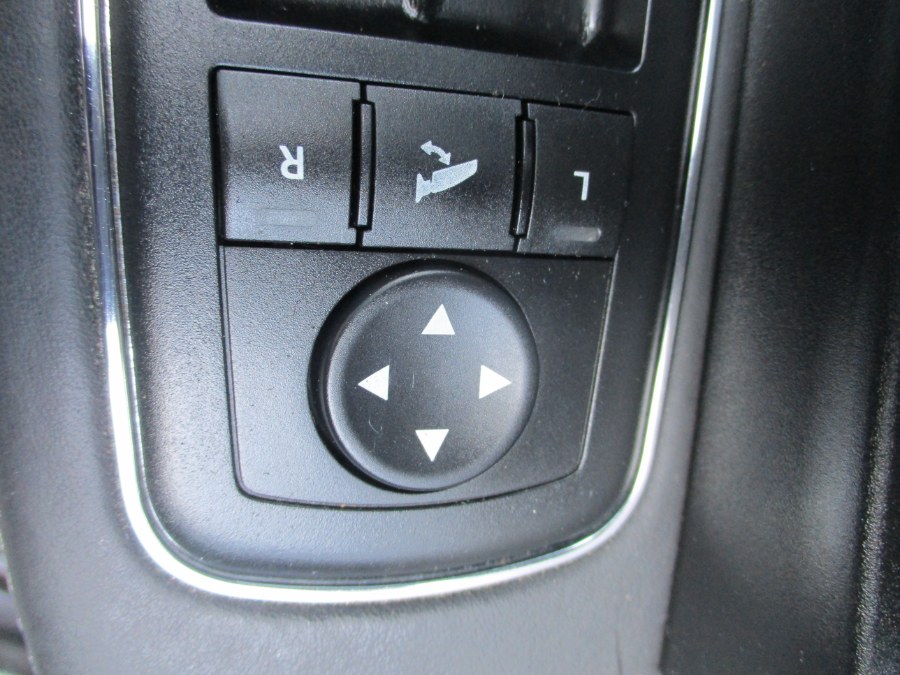 2015 RAM 1500 4WD Crew Cab 140.5