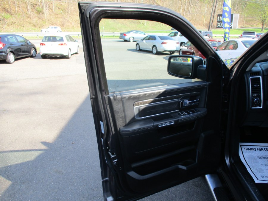 2015 RAM 1500 4WD Crew Cab 140.5